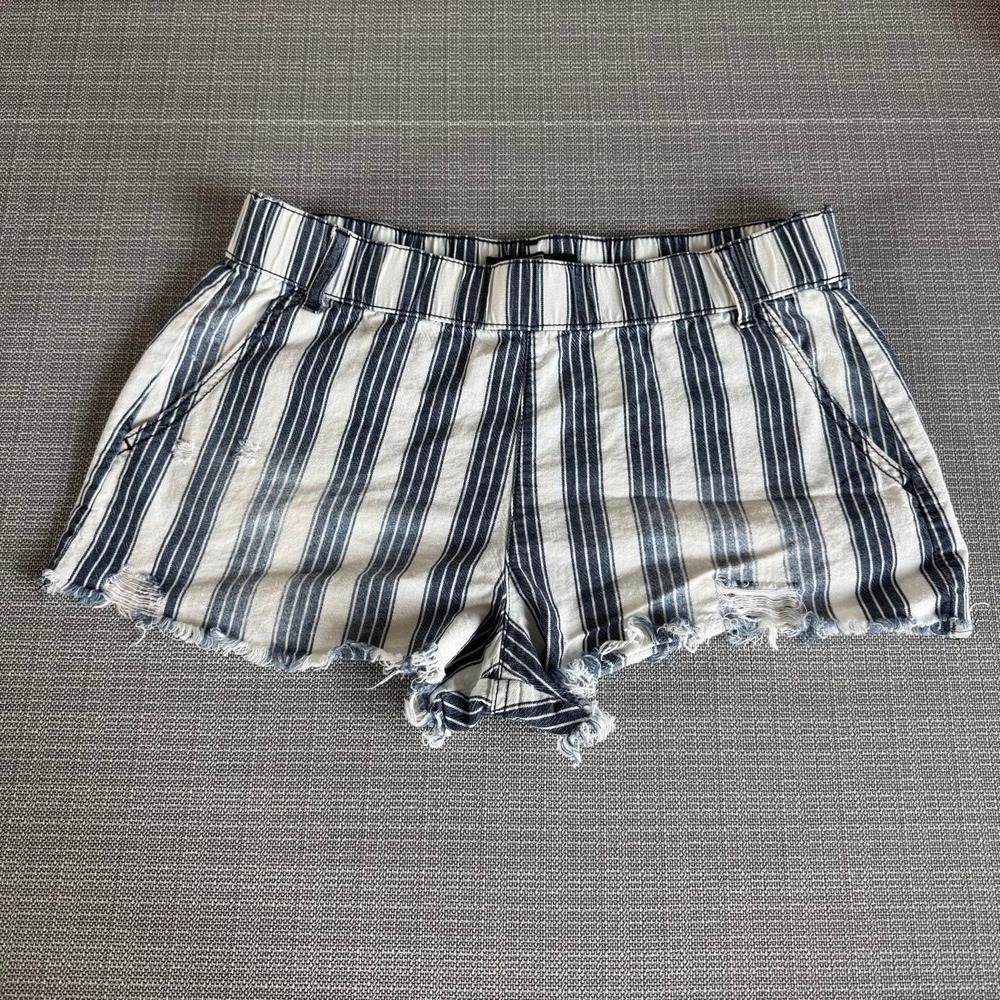 Rewash white and blue striped cotton shorts